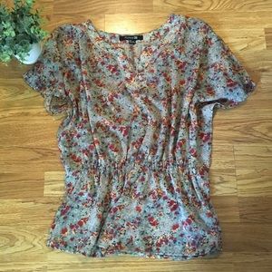 NWOT F21 floral flowy blouse size S